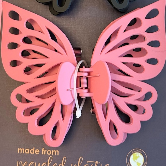 Pink Lined 2 Butterfly Hair Clips Clips Pink & Black NEW - Picture 3 of 6